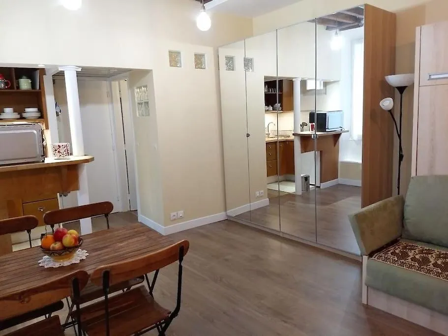 Appartamento Impeccable & Typical Studio In The Marais Parigi