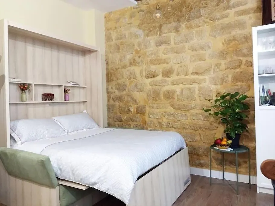 Impeccable & Typical Studio In The Marais Paryż 0*,  Francja