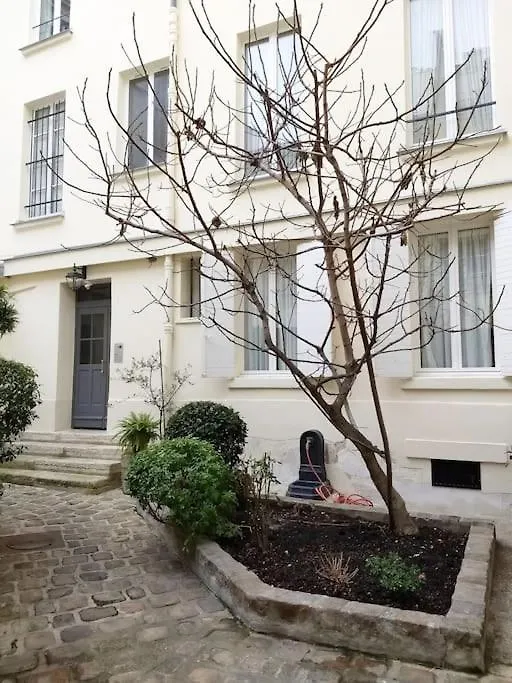 Impeccable & Typical Studio In The Marais Parigi Appartamento